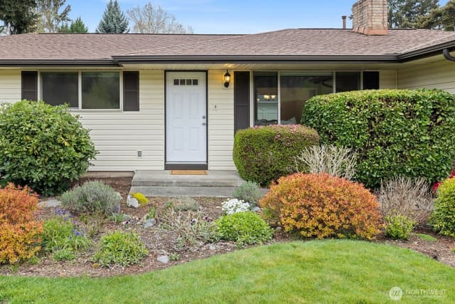 Property photo for 1127 12th Avenue SE, Puyallup