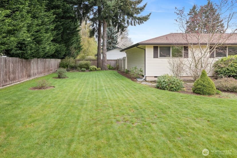 Property photo for 1127 12th Avenue SE, Puyallup photo 2