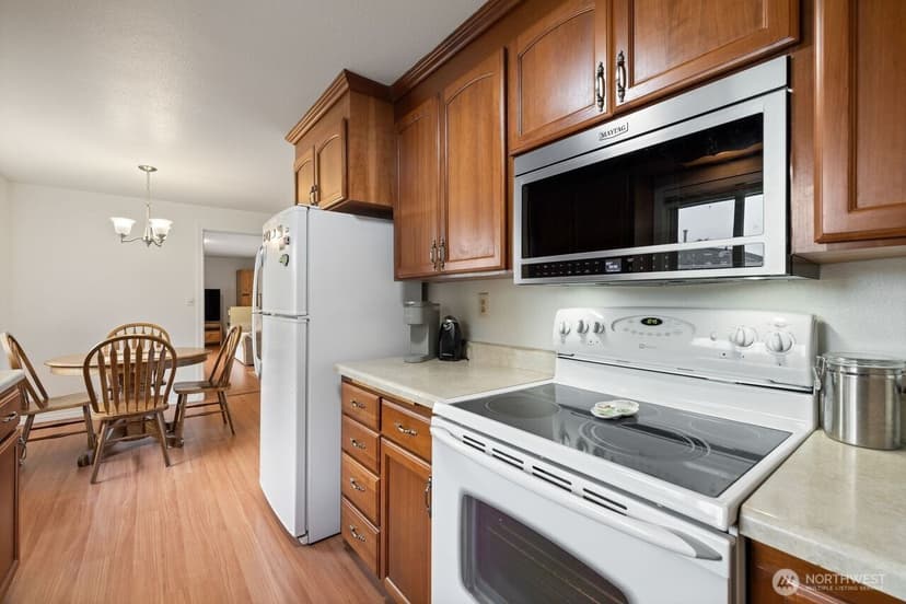 Property photo for 1127 12th Avenue SE, Puyallup photo 4
