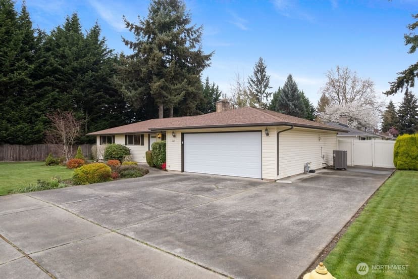 Property photo for 1127 12th Avenue SE, Puyallup photo 3