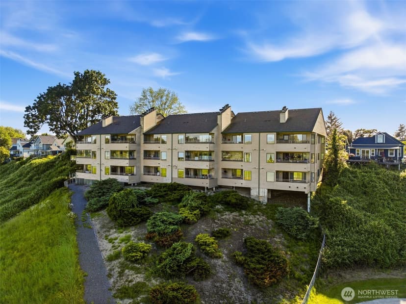 Property photo for 101 Pine Ave #105, Snohomish