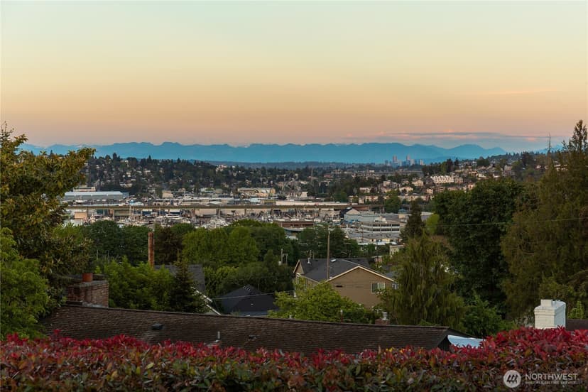 Property photo for 4306 29th Avenue W, Seattle photo 27