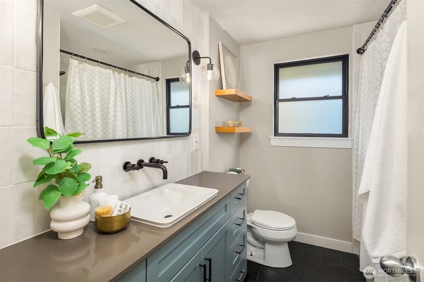 Property photo for 4306 29th Avenue W, Seattle photo 16