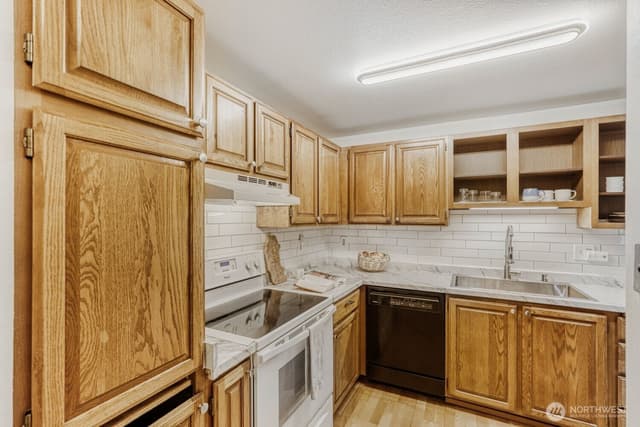 Property photo for 3501 SW Holden Street #303, Seattle photo 4