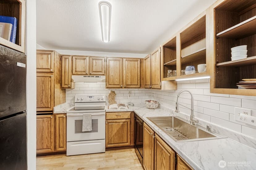 Property photo for 3501 SW Holden Street #303, Seattle photo 6