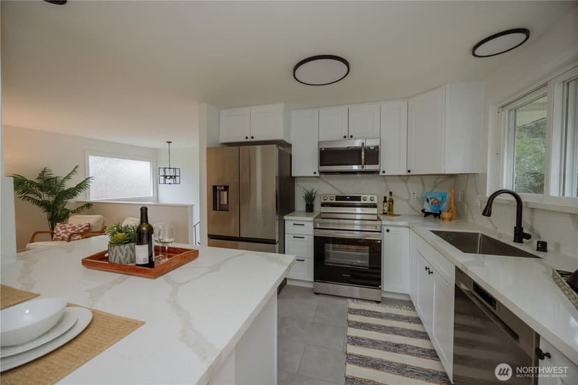 Property photo for 16850 31st Place S, SeaTac photo 5