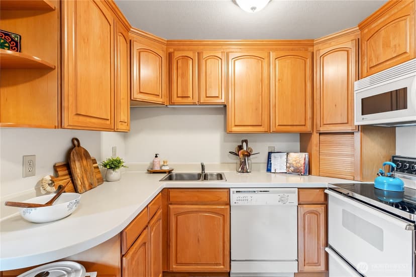 Property photo for 2619 Rucker Avenue #2, Everett photo 10
