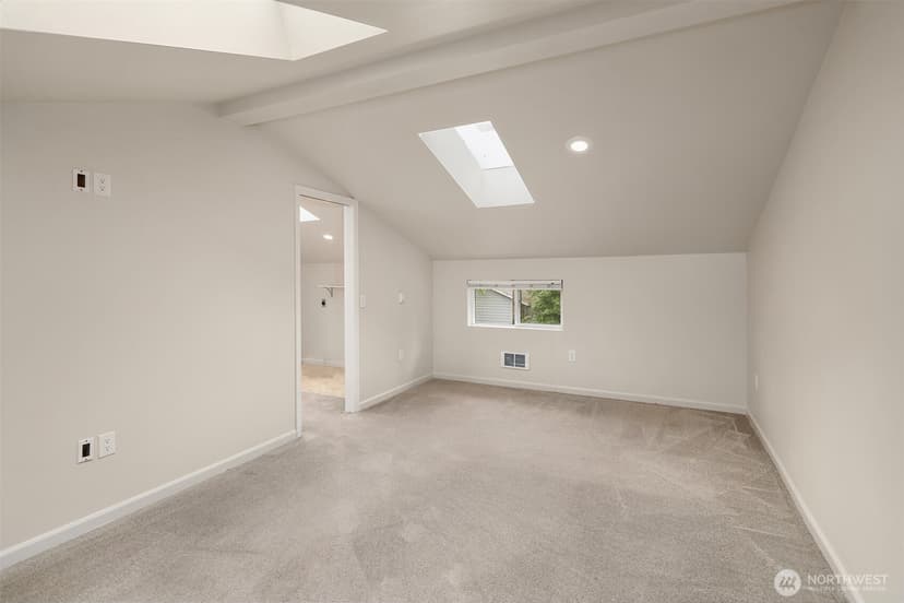 Property photo for 1161 Aberdeen Avenue NE, Renton photo 32