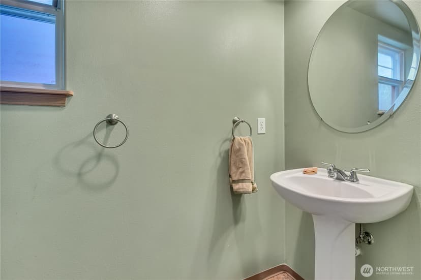 Property photo for 15312 14th Avenue W, Lynnwood photo 15