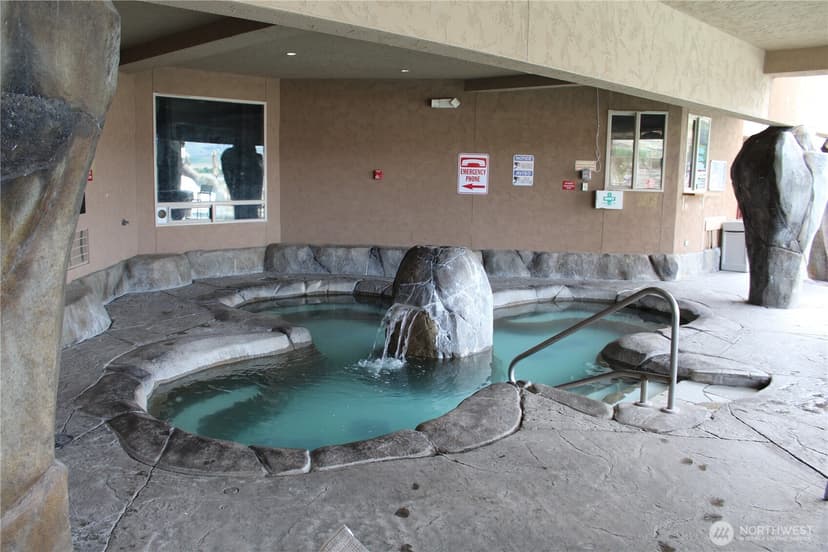 Property photo for 322 W Woodin Avenue #527, Chelan photo 13