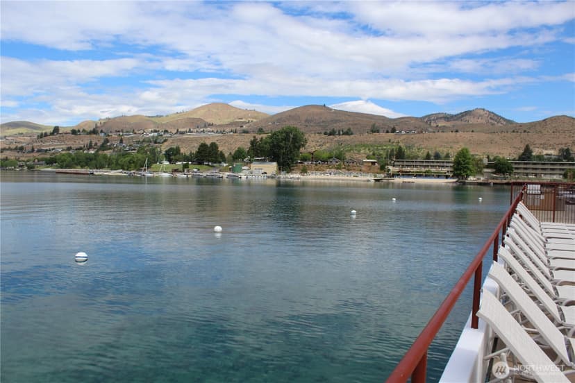 Property photo for 322 W Woodin Avenue #527, Chelan photo 14