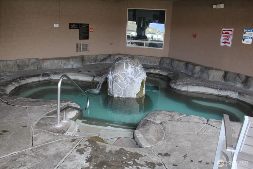 Property photo for 322 W Woodin Avenue #527, Chelan photo 12