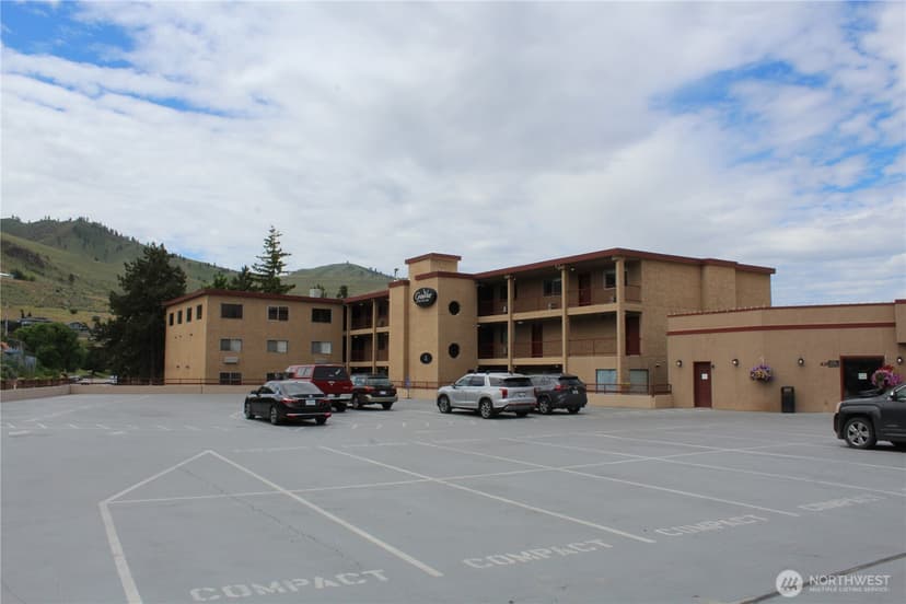 Property photo for 322 W Woodin Avenue #527, Chelan photo 3