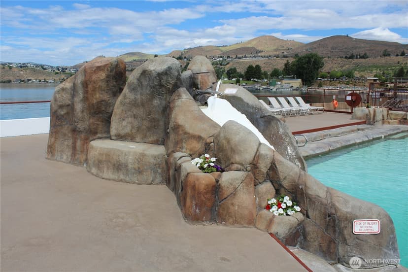 Property photo for 322 W Woodin Avenue #527, Chelan photo 17