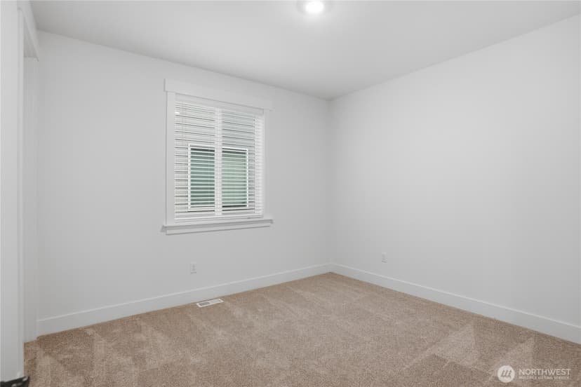 Property photo for 32041 Myrtle Avenue SE, Black Diamond photo 21