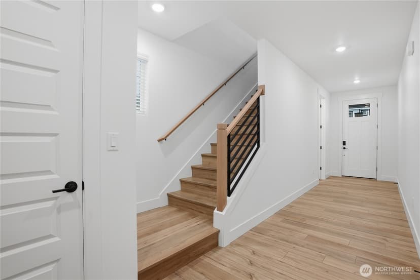 Property photo for 32041 Myrtle Avenue SE, Black Diamond photo 10