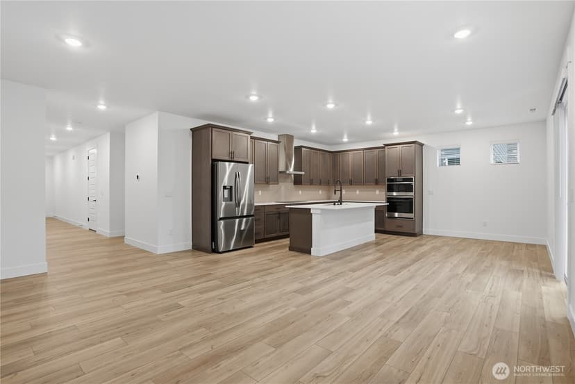 Property photo for 32041 Myrtle Avenue SE, Black Diamond photo 6