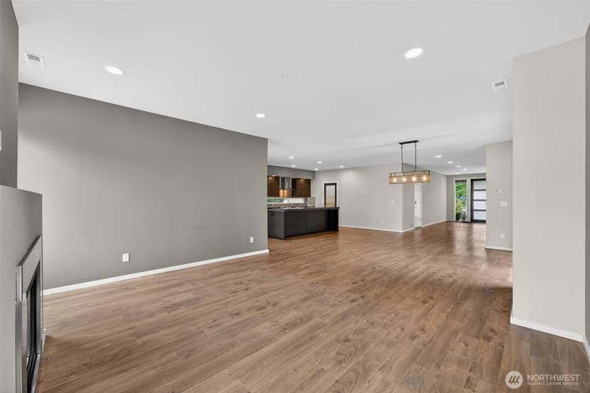 Property photo for 27901 106th Avenue SE, Kent photo 12