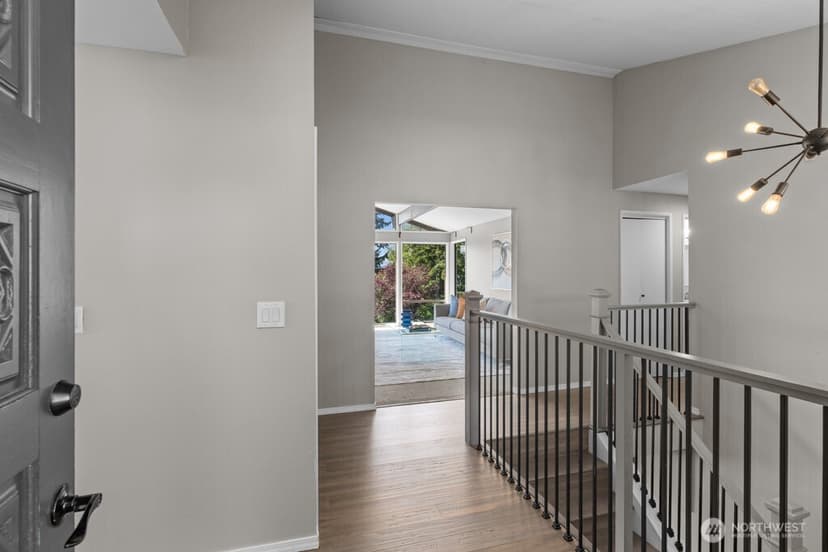 Property photo for 2323 Talbot Road S, Renton photo 3