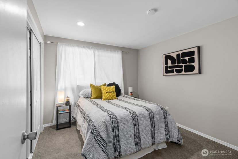 Property photo for 2323 Talbot Road S, Renton photo 16