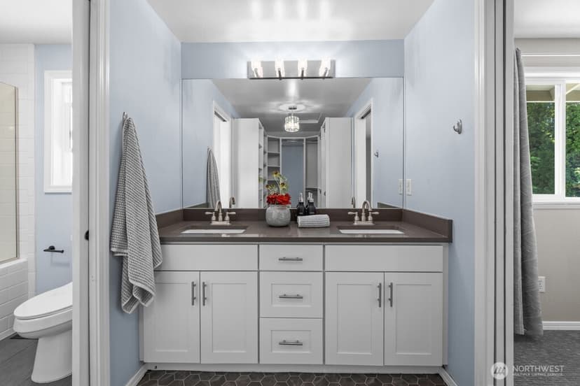 Property photo for 2323 Talbot Road S, Renton photo 21