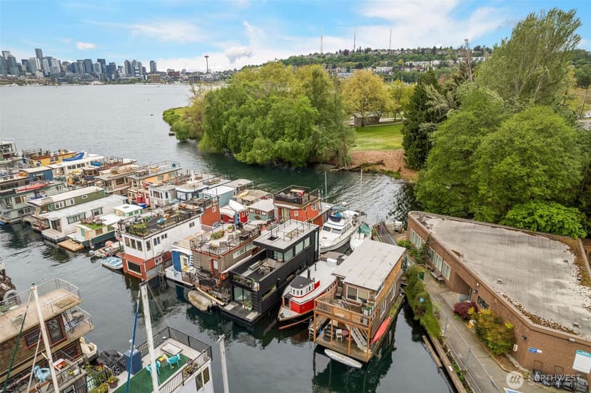 Property photo for 2143 N Northlake Way #34, Seattle photo 19