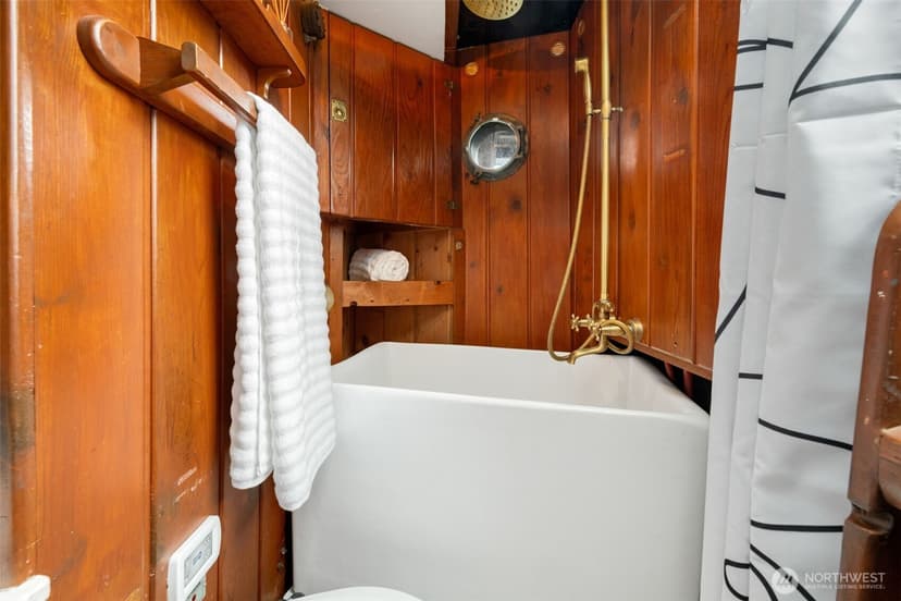 Property photo for 2143 N Northlake Way #34, Seattle photo 13