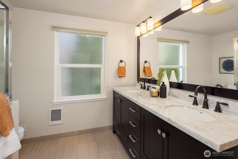 Property photo for 3053 32nd Avenue W, Seattle photo 18
