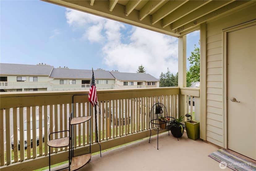 Property photo for 1760 W Sunn Fjord Lane #F 202, Bremerton photo 27