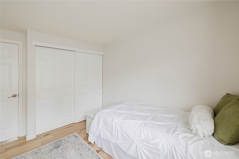 Property photo for 1760 W Sunn Fjord Lane #F 202, Bremerton photo 23