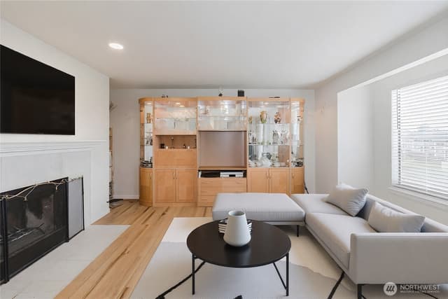 Property photo for 1760 W Sunn Fjord Lane #F 202, Bremerton photo 2