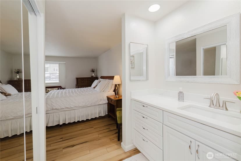 Property photo for 1760 W Sunn Fjord Lane #F 202, Bremerton photo 19