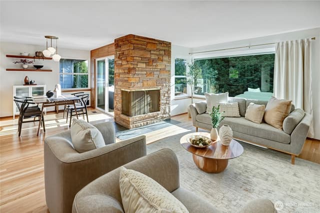 Property photo for 7571 45th Avenue SW, Seattle photo 4