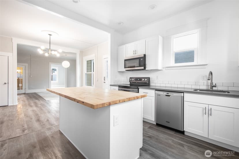 Property photo for 6753 14th Avenue NW, Seattle photo 12