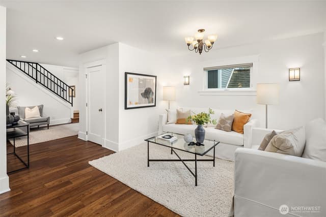Property photo for 519 27th Avenue, Seattle photo 4