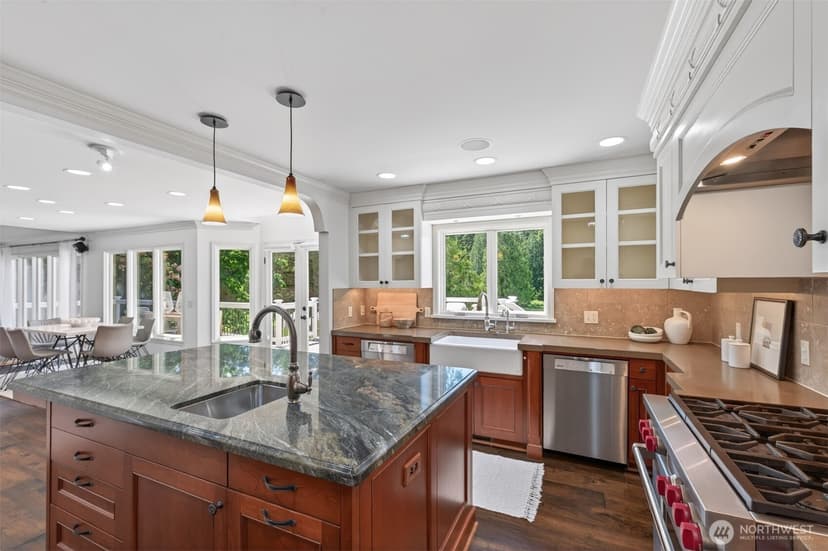 Property photo for 14103 205th Avenue NE, Woodinville photo 8