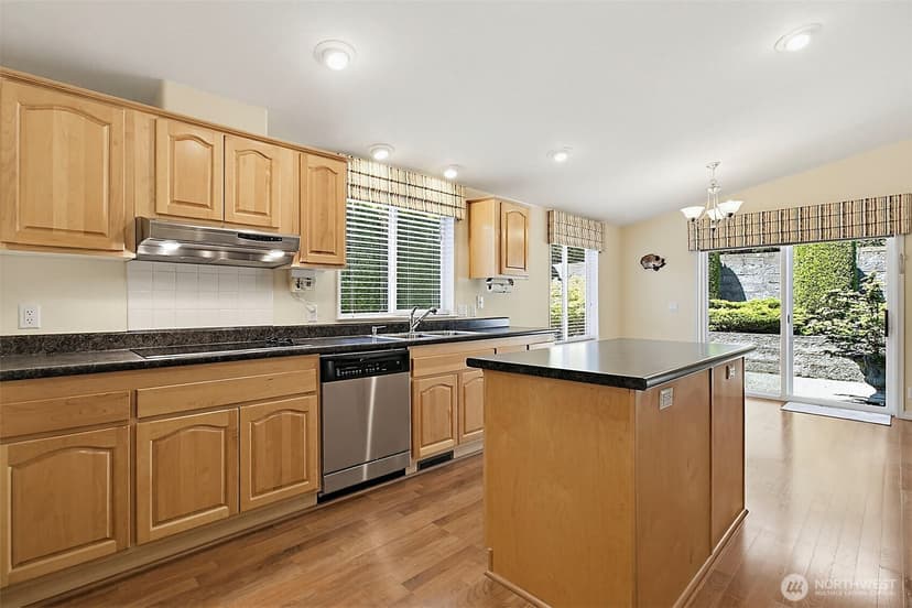 Property photo for 21804 SE 272nd Place, Maple Valley photo 9