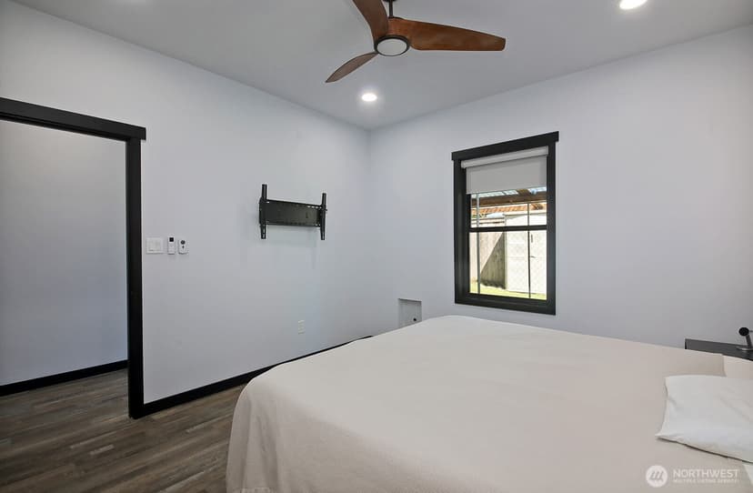 Property photo for 6459 Lake Shore Drive, Clinton photo 18
