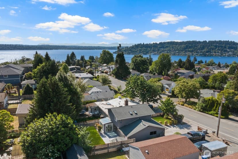 Property photo for 1115 N 30th Street, Renton photo 2