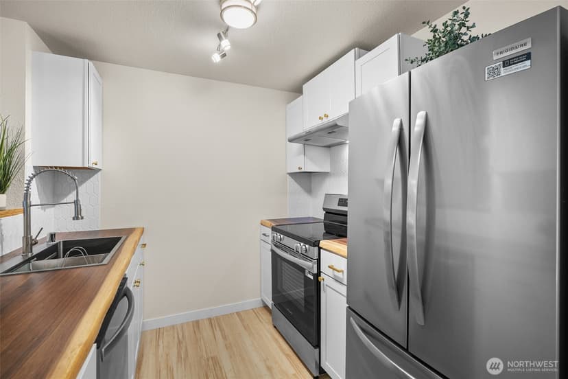 Property photo for 921 130th Street SW #F205, Everett photo 5