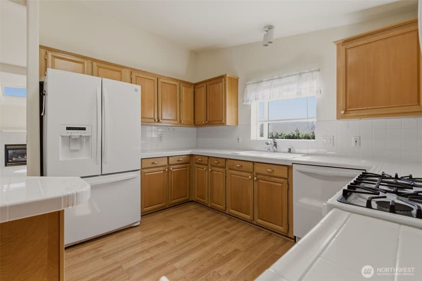 Property photo for 24036 222nd Avenue SE, Maple Valley photo 10