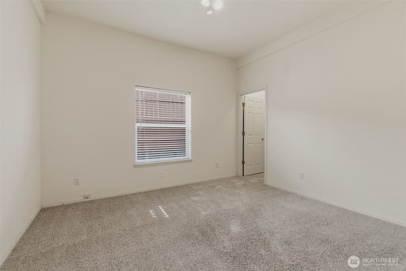 Property photo for 24036 222nd Avenue SE, Maple Valley photo 17