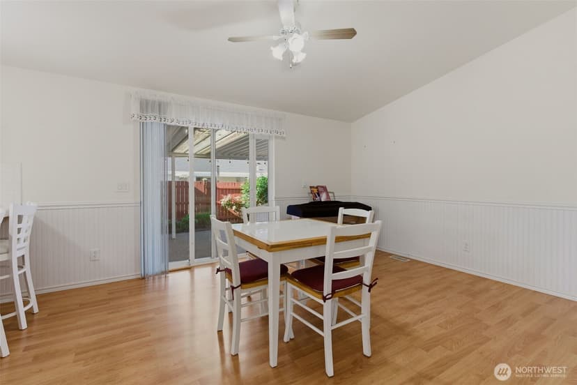 Property photo for 24036 222nd Avenue SE, Maple Valley photo 13