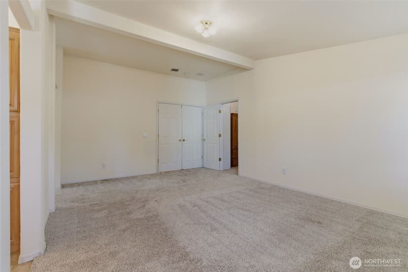 Property photo for 24036 222nd Avenue SE, Maple Valley photo 18