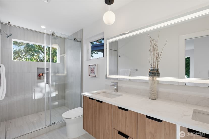Property photo for 11733 Durland Avenue NE #B, Seattle photo 18