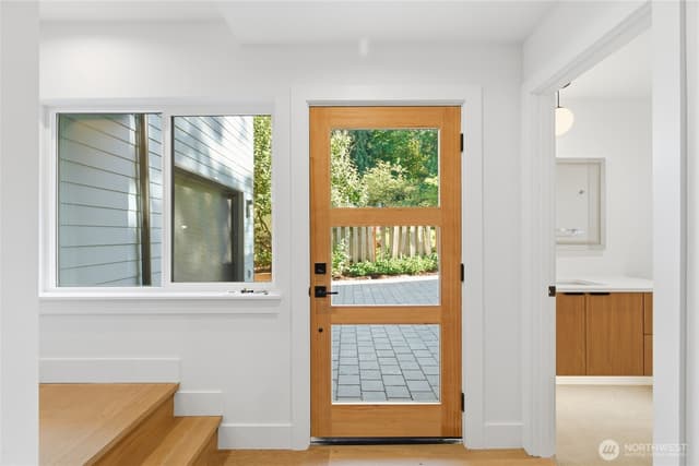 Property photo for 11733 Durland Avenue NE #B, Seattle photo 5