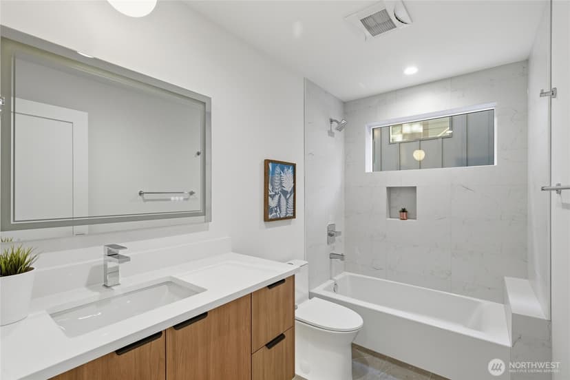 Property photo for 11733 Durland Avenue NE #B, Seattle photo 14
