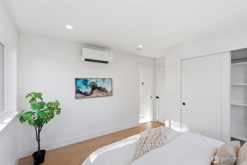 Property photo for 11733 Durland Avenue NE #B, Seattle photo 17
