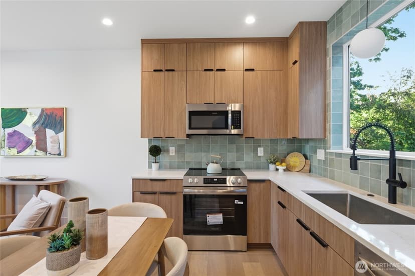 Property photo for 11733 Durland Avenue NE #B, Seattle photo 8
