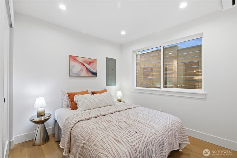 Property photo for 11733 Durland Avenue NE #B, Seattle photo 15